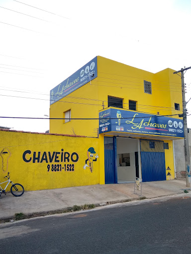 L & A Chaves